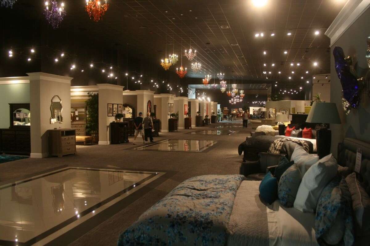 Gallery Furniture opens largest Houston showroom