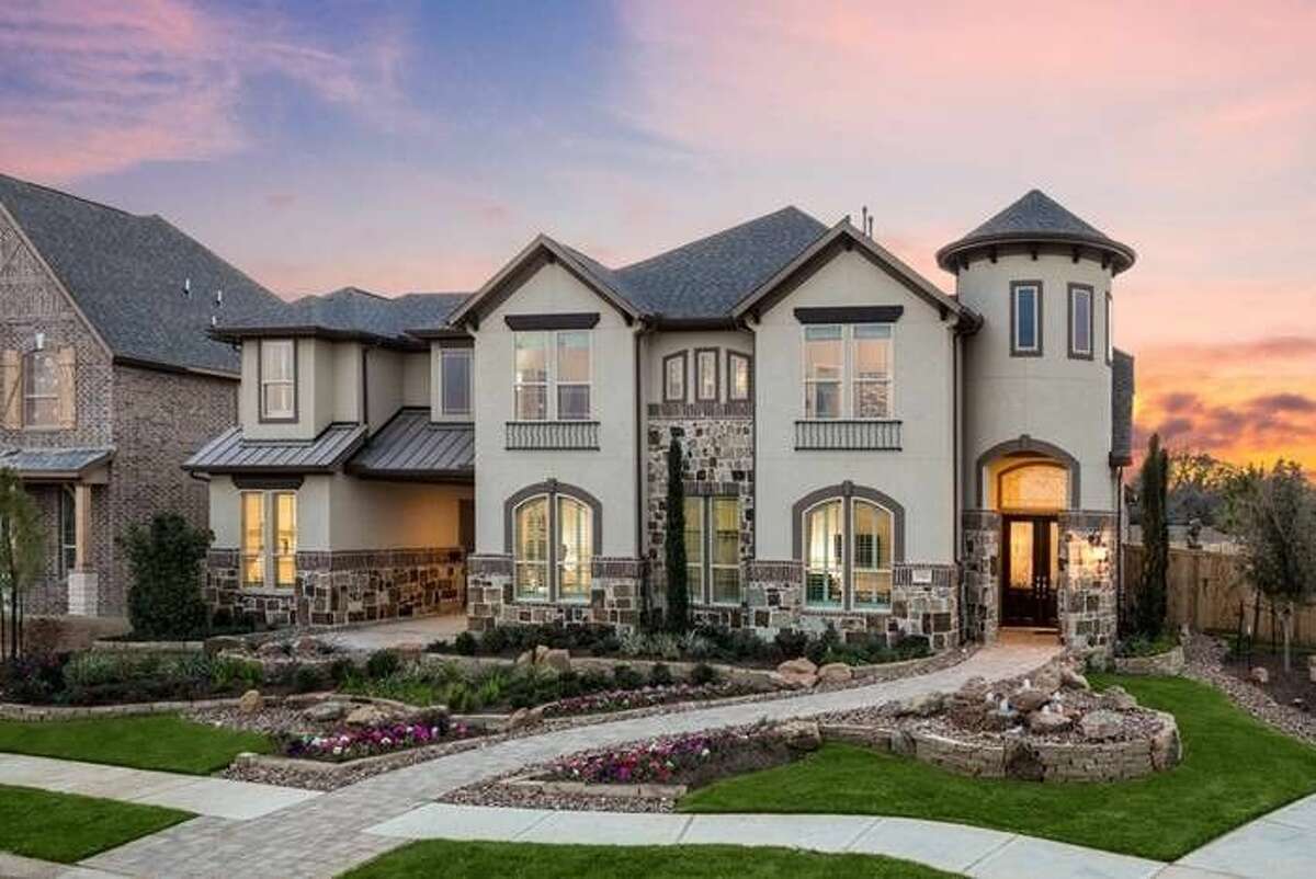 Lakes at Creekside New Tomball masterplanned community new model