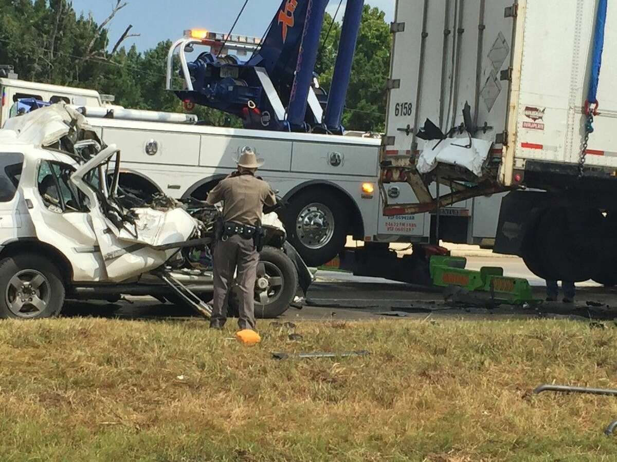 UPDATE 1 dead in 18wheeler crash on US 59