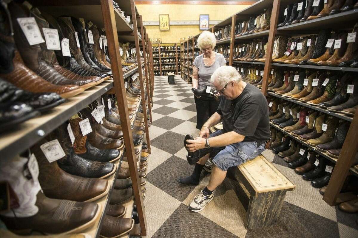 cavender boot store