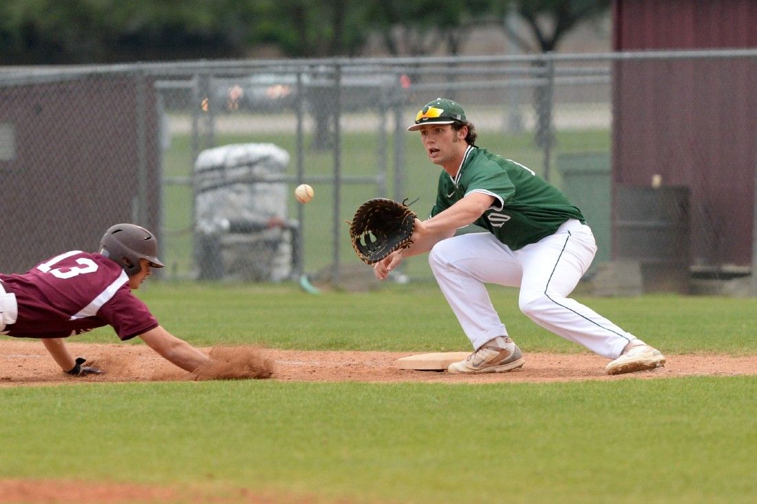 Strake Jesuit rises in tight 196A baseball race