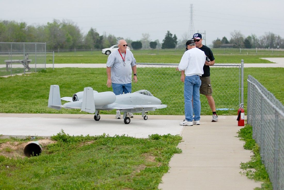 Fort Bend Radio Control Airplane Club to hold Flyathon, miniair show
