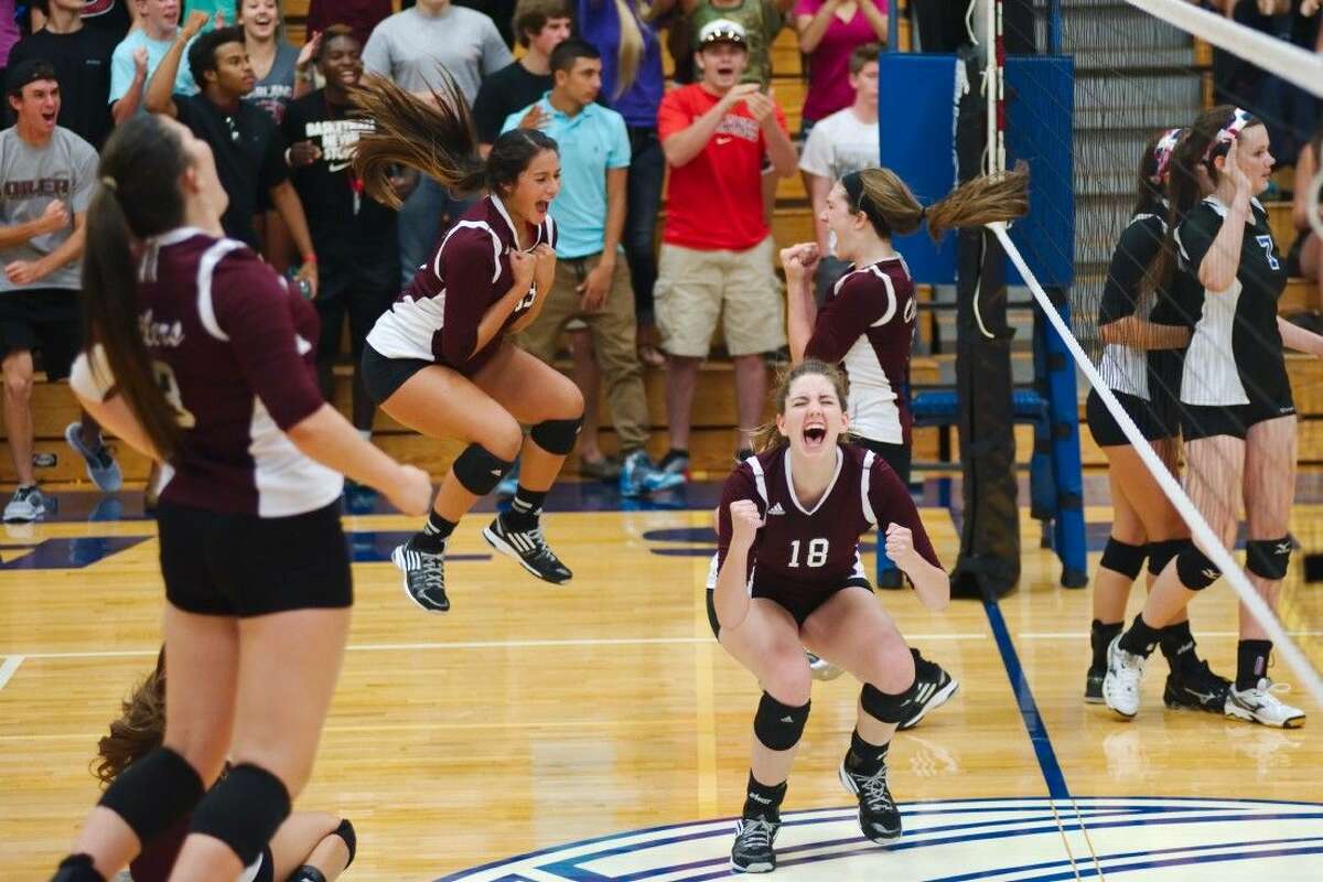 Volleyball Pearland holds off Friendswood