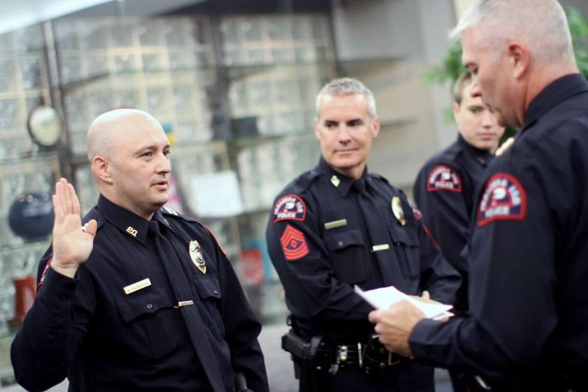Pasadena ISD Police Dept. promotes two, swears in five