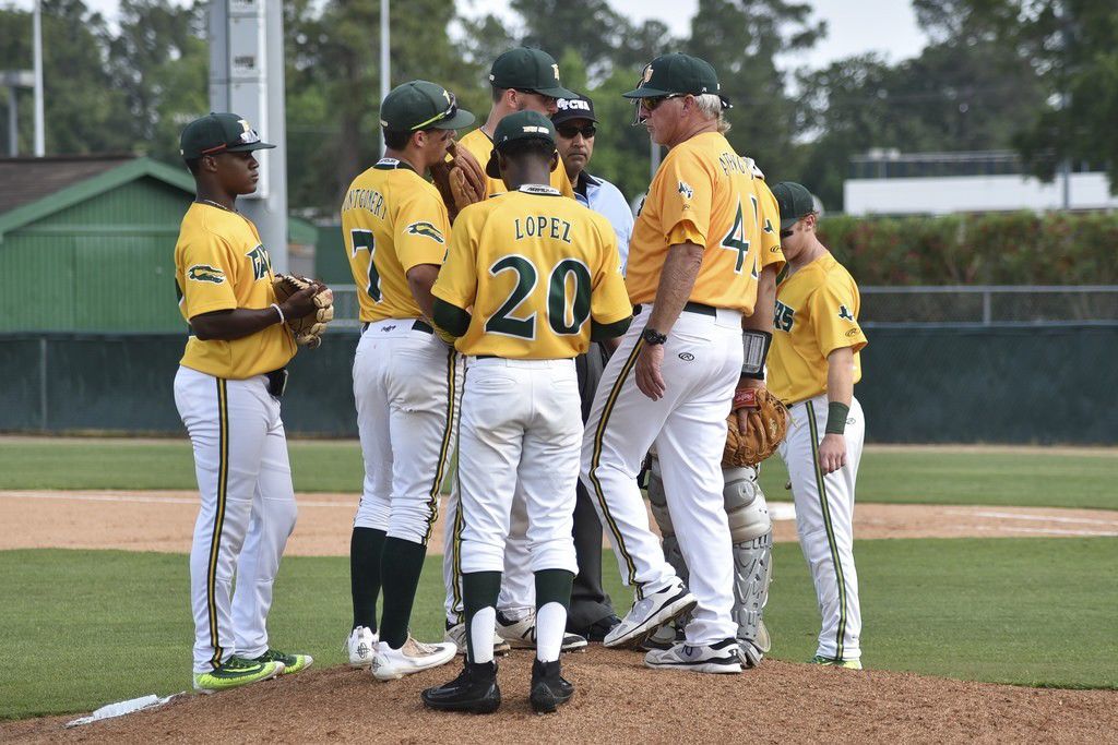 San Jac baseball team wins South Zone championship, enters Region XIV