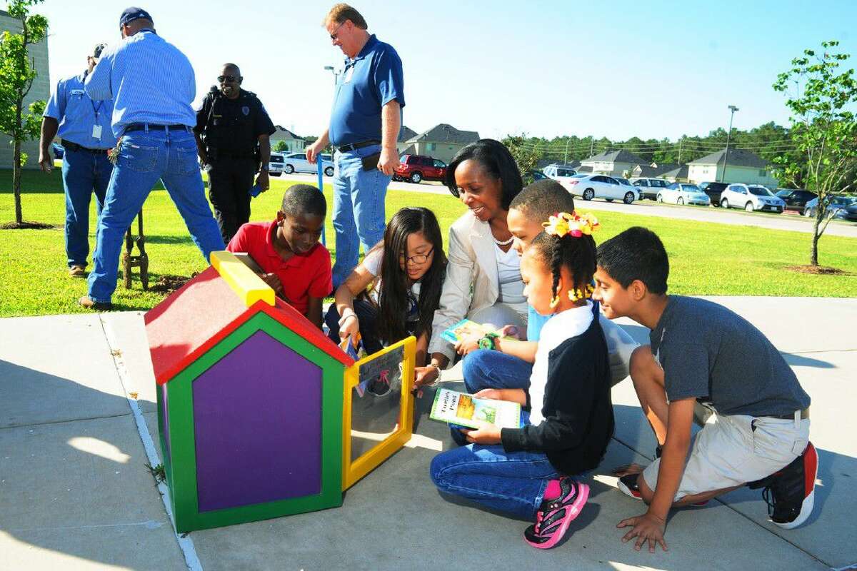 Spring ISD's Booker Elementary installs a little library
