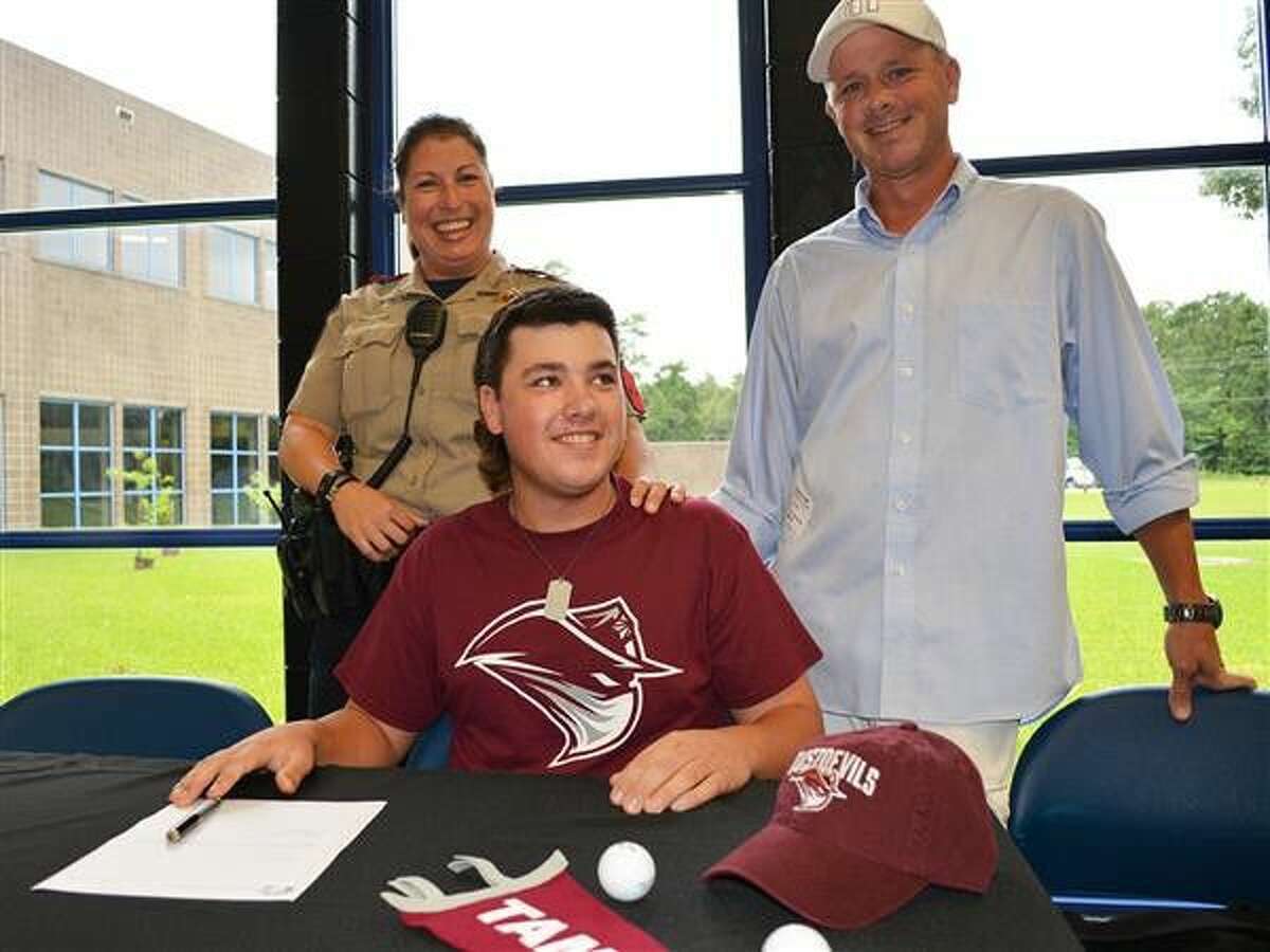Clayton Jones signed to play golf for Texas A&M University.
