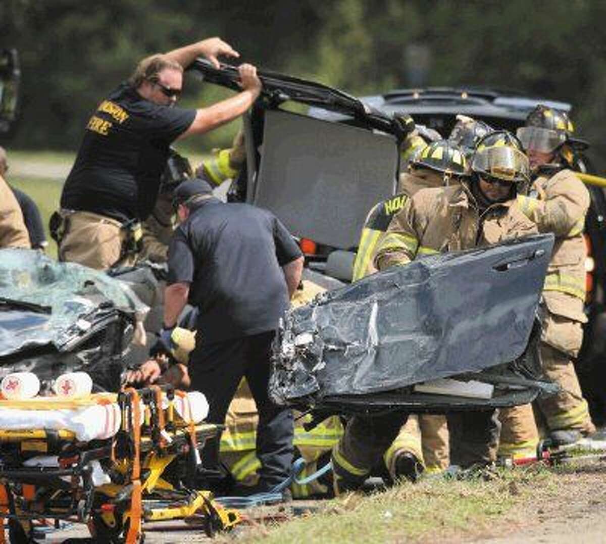 Accident Temporarily Shuts Down Bay Area Blvd., Pasadena Firefighter ...