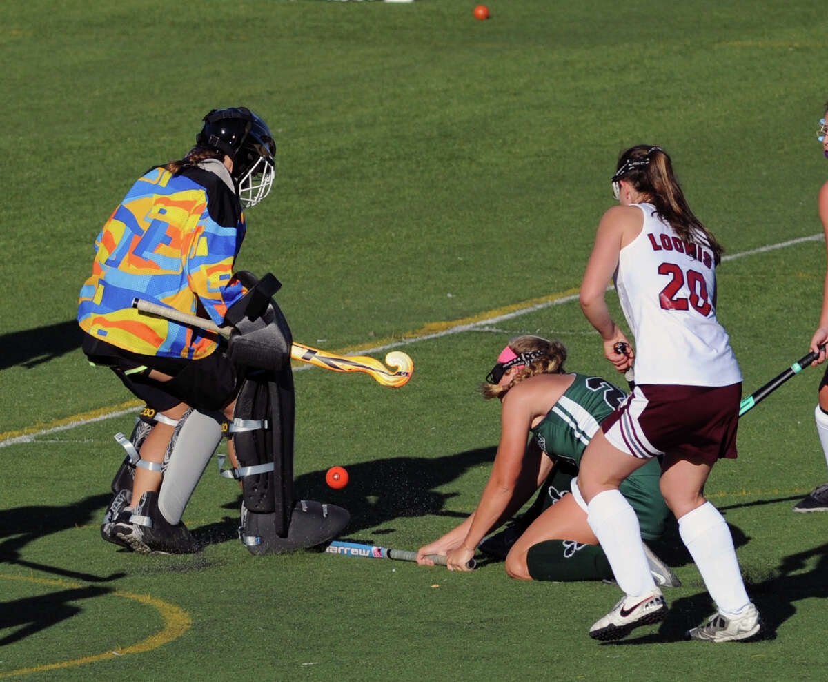 Sacred Heart field hockey team tops Loomis Chaffee