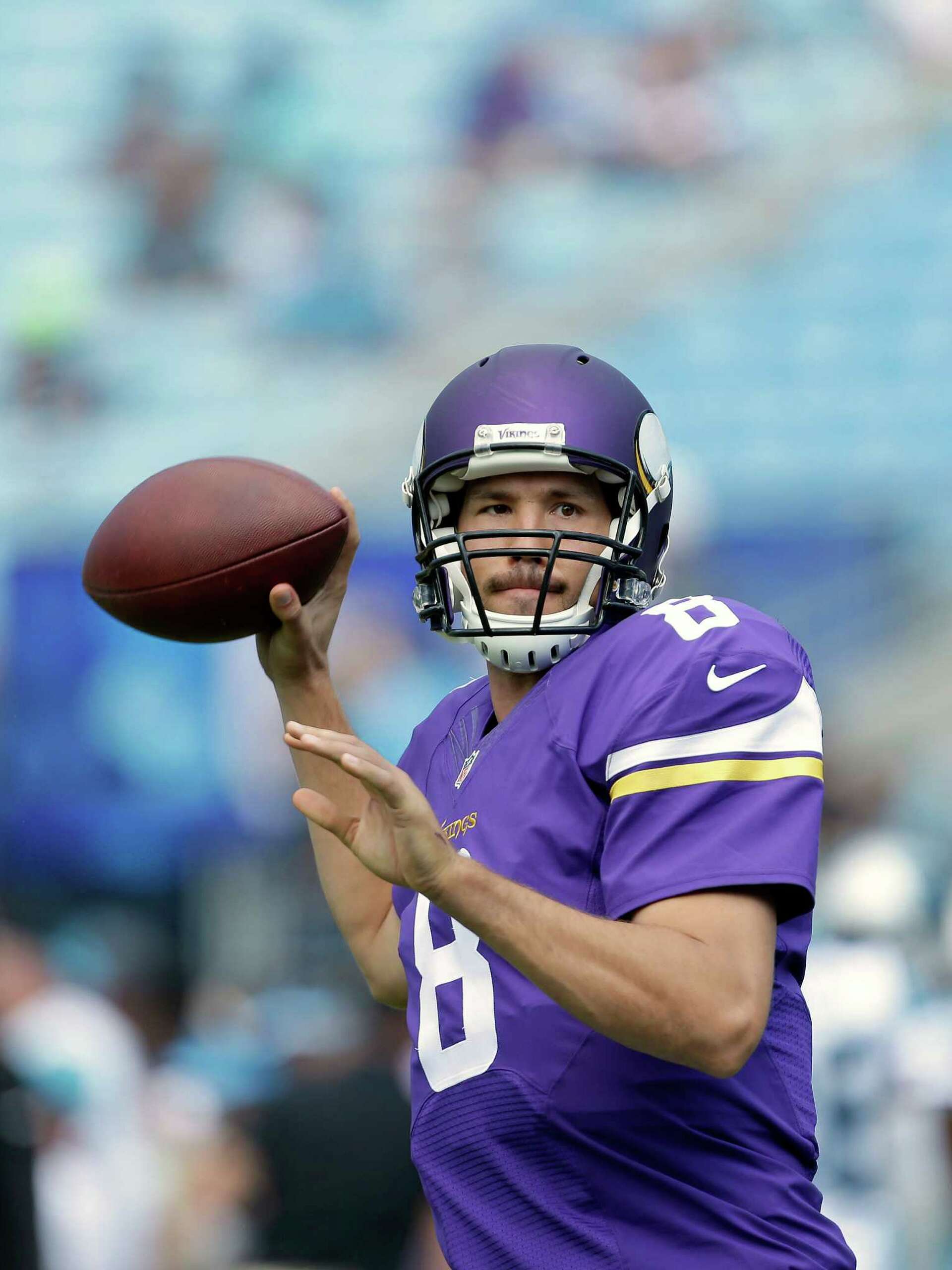 Sam Bradford a revelation at QB for unbeaten Vikings