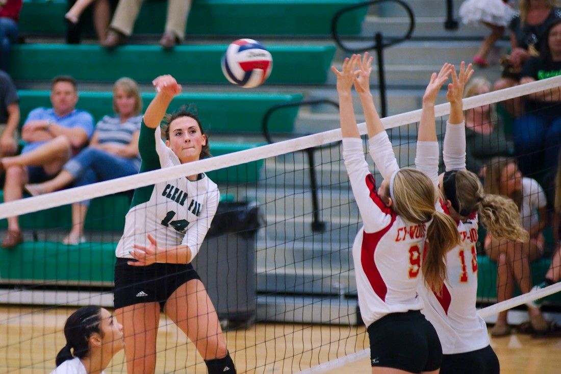 Volleyball: Clear Falls’ Alyssa Enneking named All-American