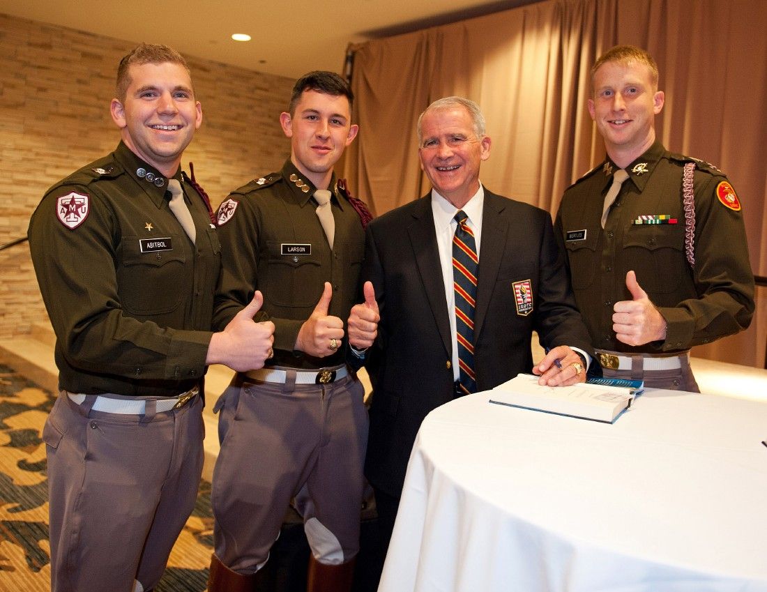 Prize Thumbs Up or Gig 'Em Aggies Sculpture