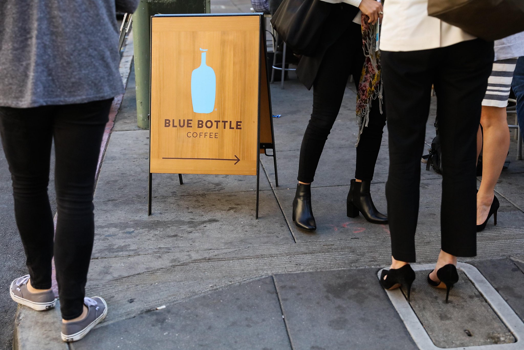 Blue Bottle Coffee Plans to Eliminate Cups and Bags From Two Bay Area Cafes  - Eater SF