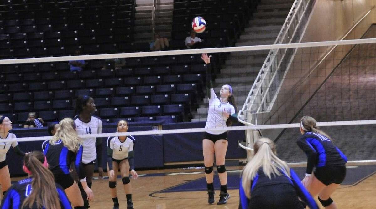 Cypress Falls advances in volleyball playoffs