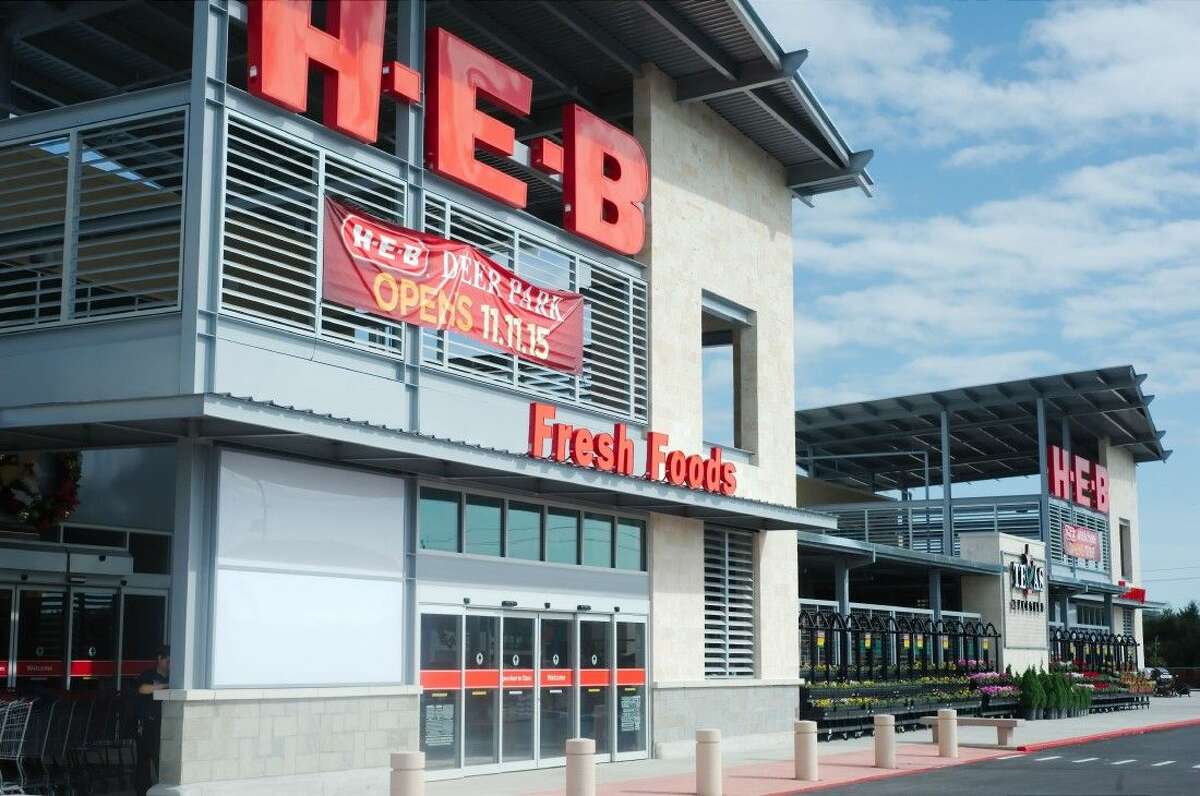 New HEB opens in Deer Park