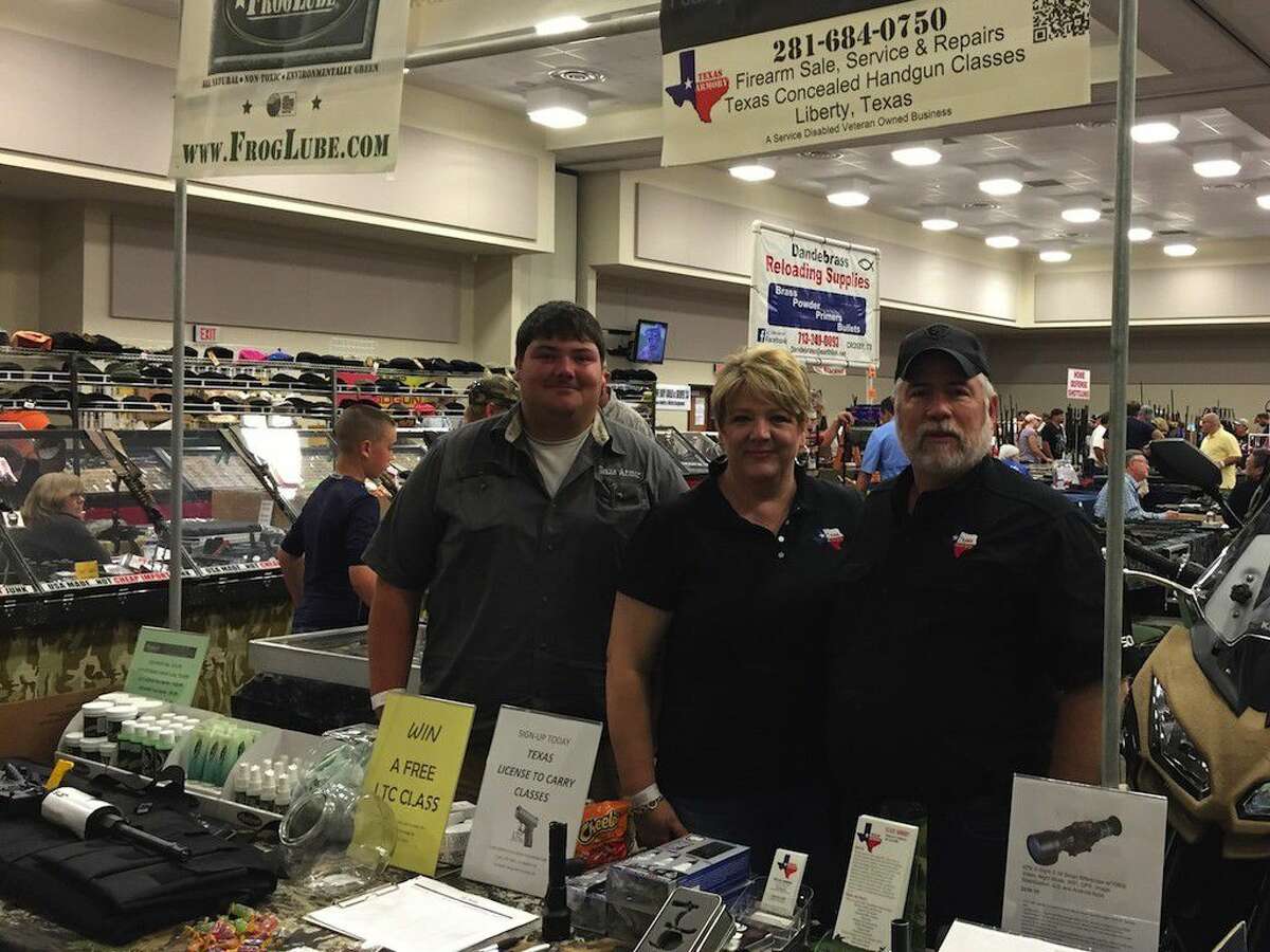 Dayton gun show draws a crowd