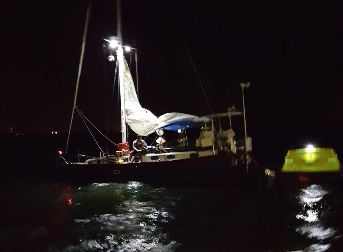 sailboat sinking toronto