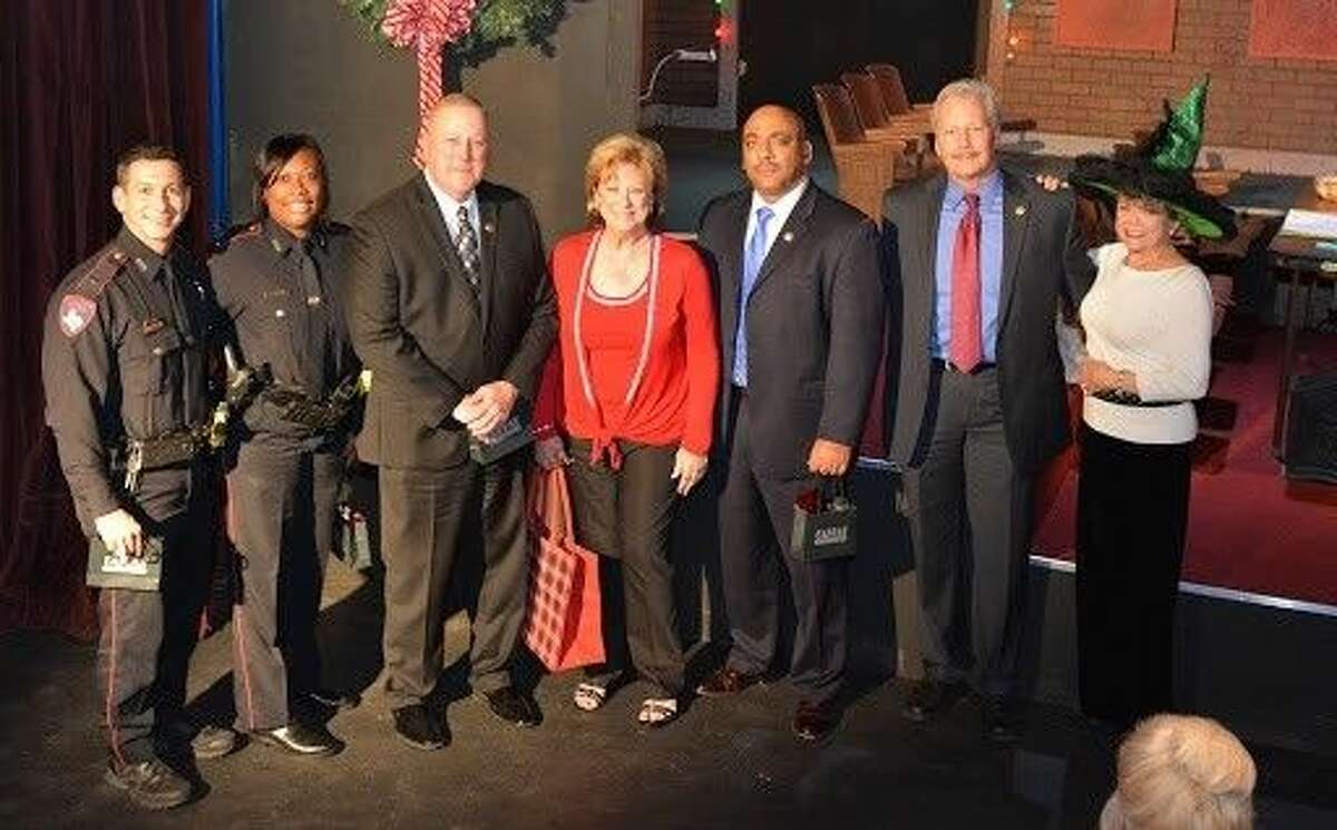 Constable Mark Herman and Harris County Sheriff Assistant Chief Tim Cannon with Co-Presidents Gina Wolford and Susan Cofran.