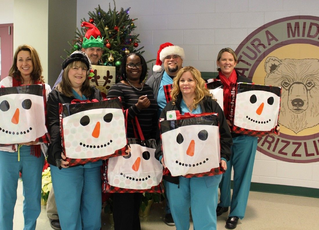 Memorial Hermann Southeast Hospital brightens holiday for Pearland ISD