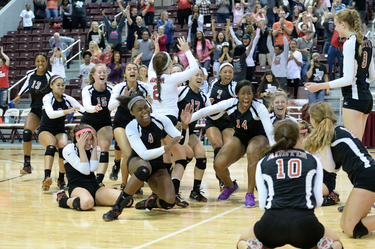 Austin volleyball selected as Sun Girls Team of the Year