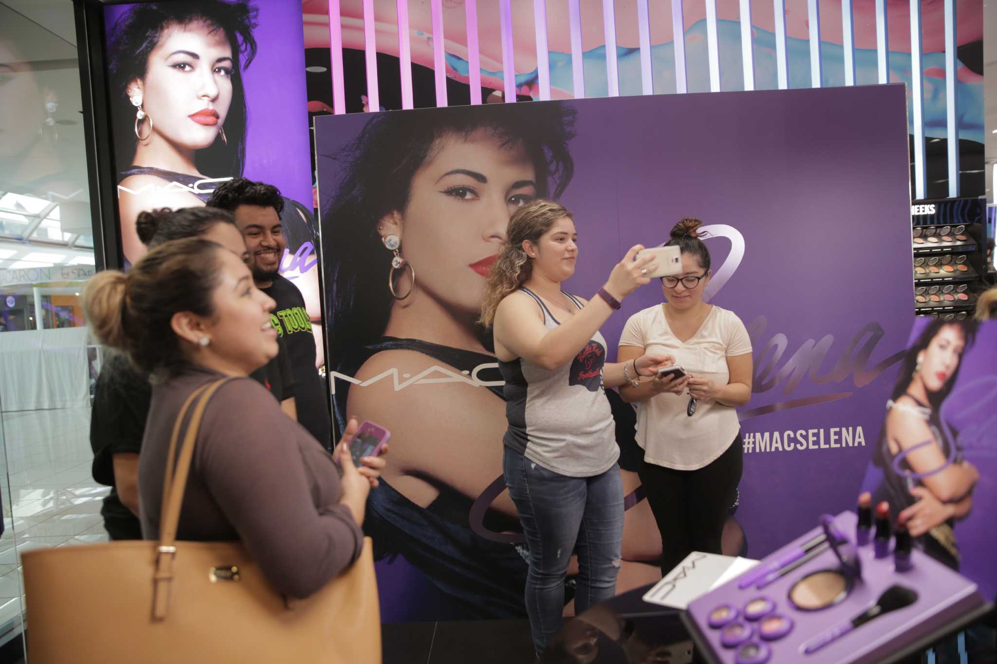 Astros gear celebrating Selena draws huge crowd in Houston