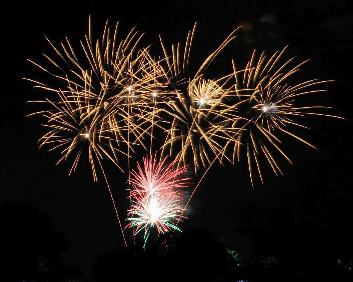 Some DOs, DON’Ts for fireworks in Fort Bend Co.