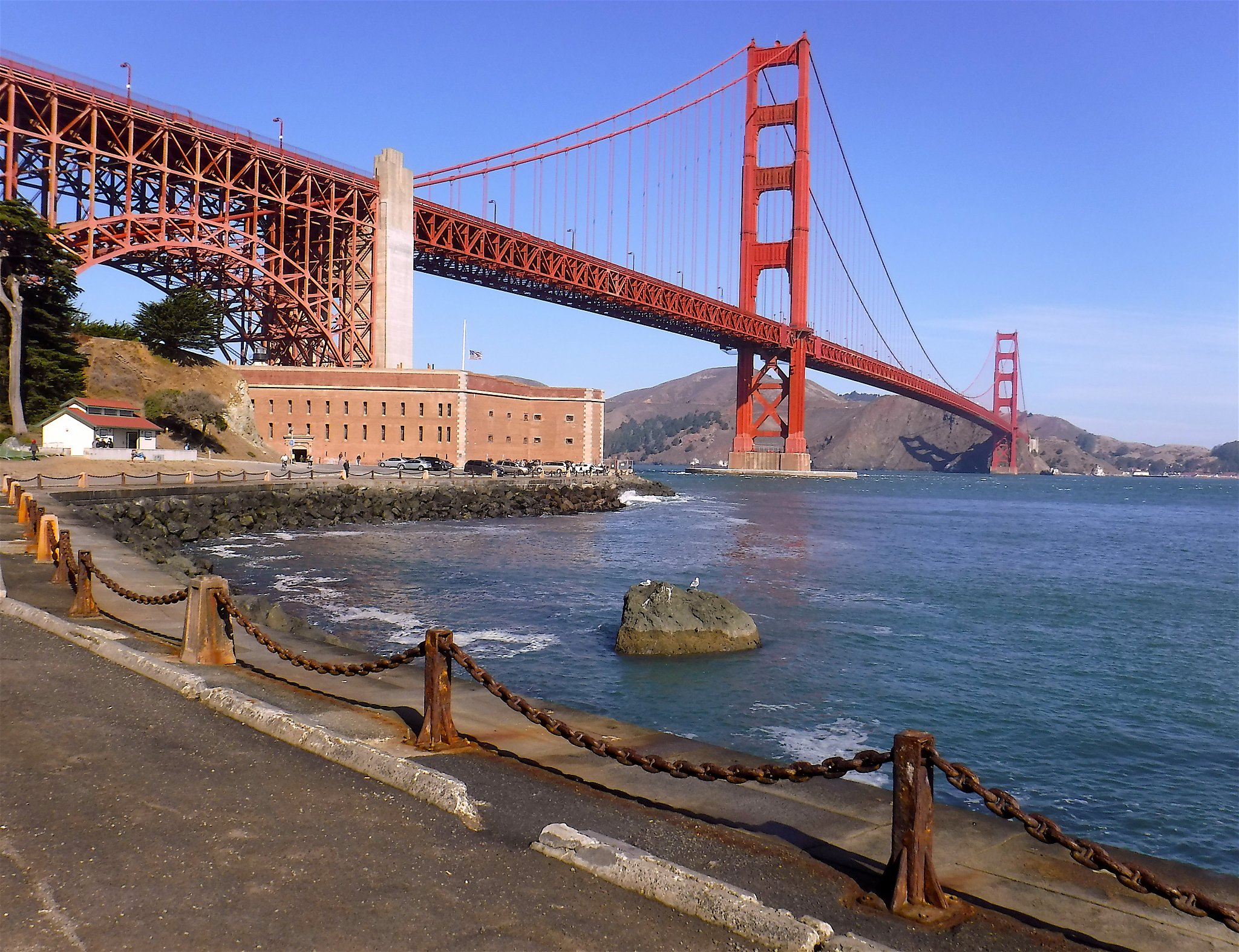 Мост через пролив золотые ворота в Сан-Франциско
