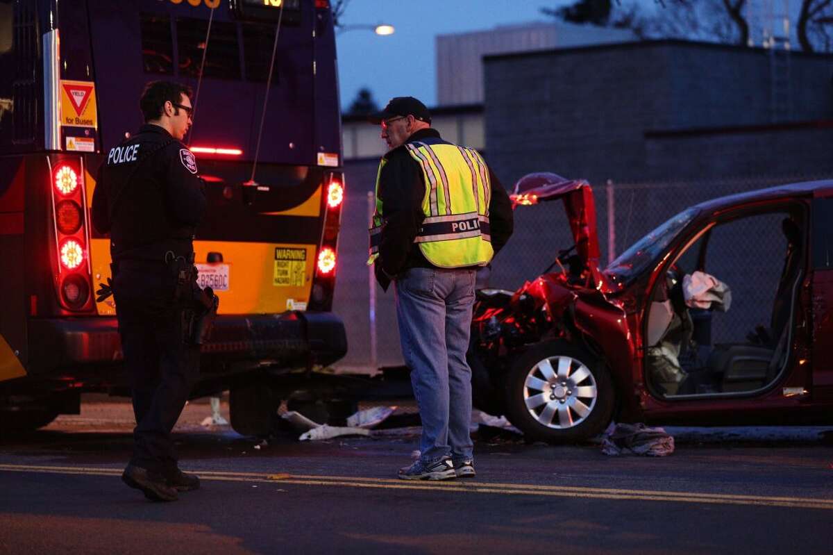 bus driver stabbed to death before passengers bus driver stabbed to death before passengers
