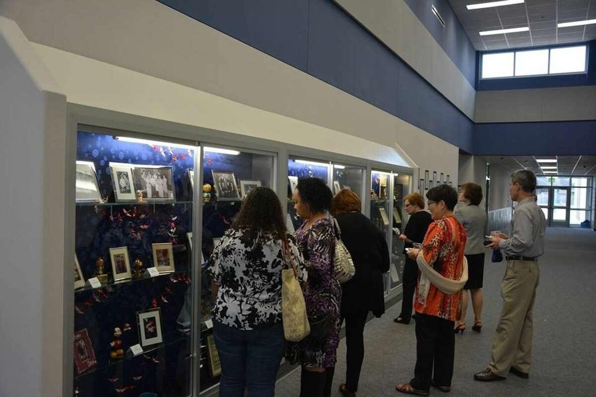 Nearly 600 gather for Dedication of new Keiko Davidson Elementary School