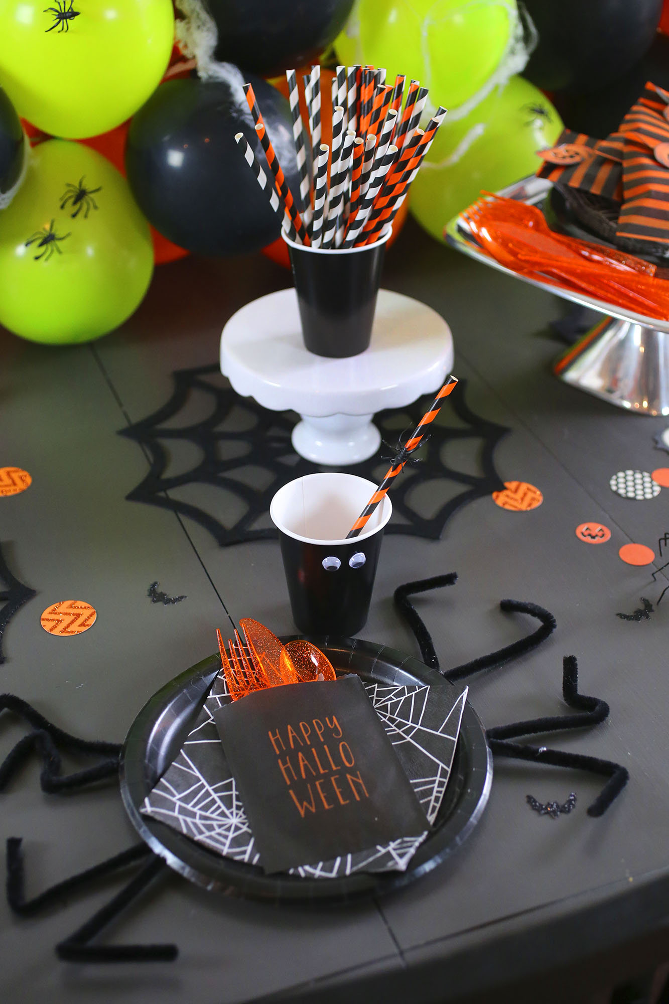 Halloween how-to: Creepy-crawly plates and cups