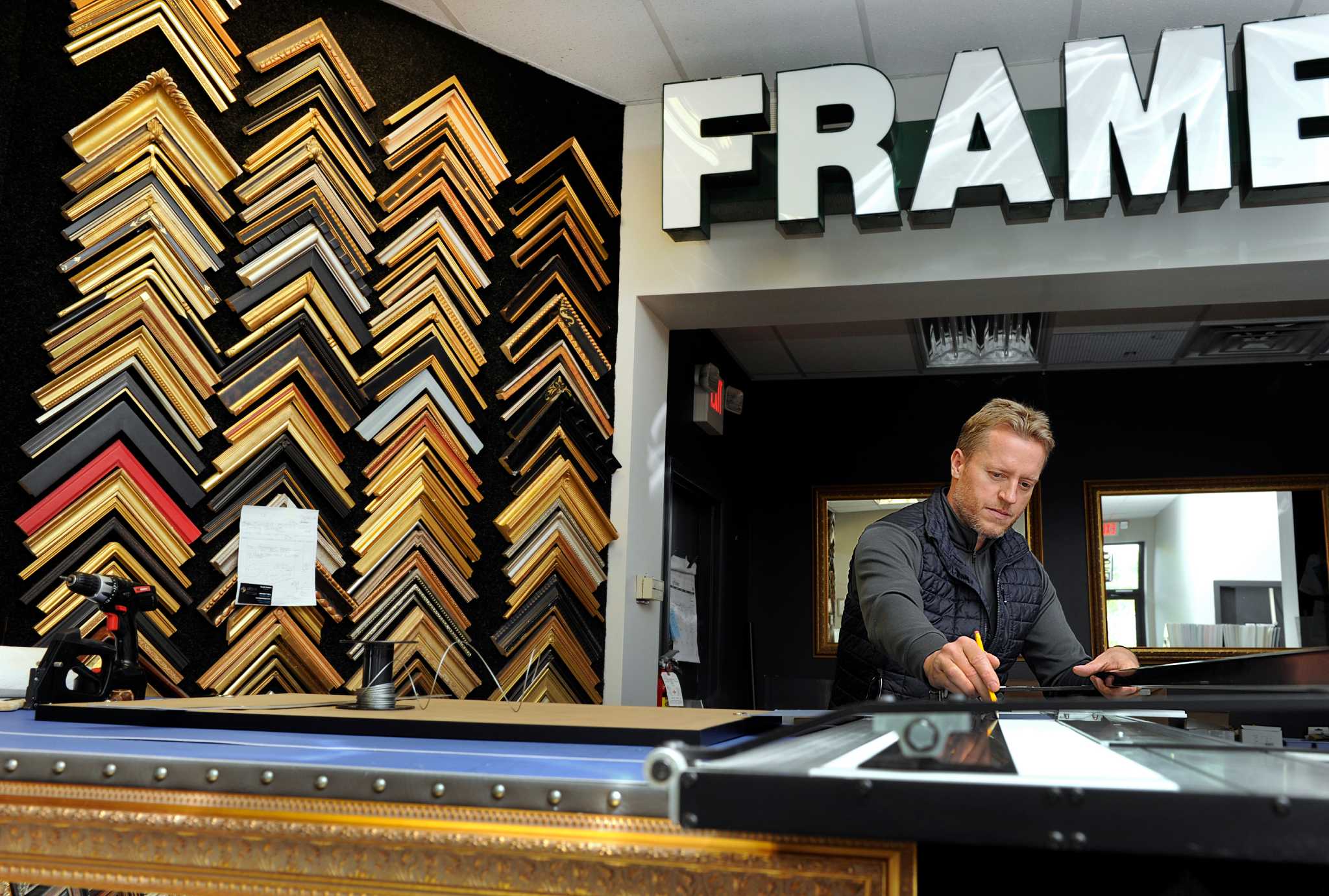 Svanda’s Framing and Art celebrates 20 years in Brookfield