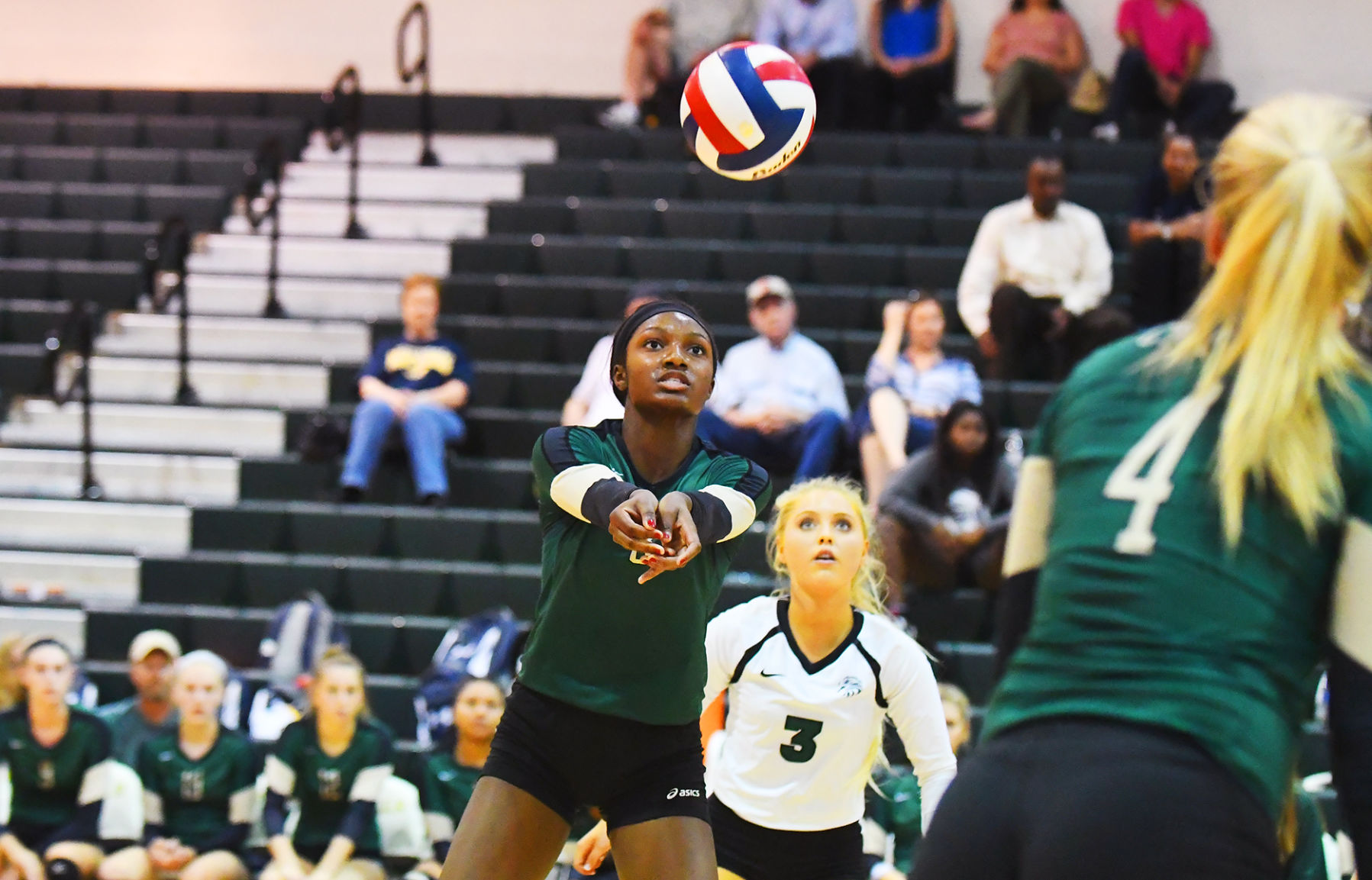 VOLLEYBALL Cypress Falls earns fourset win against Cypress Ranch