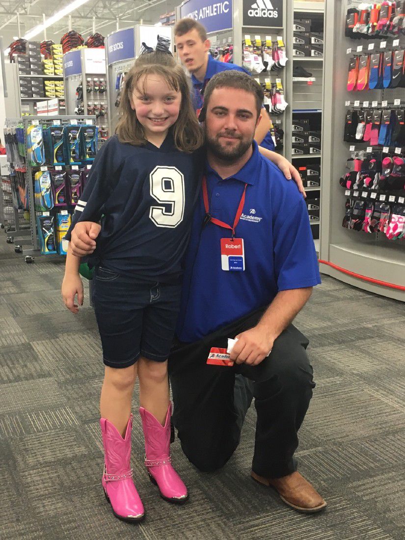 Houston Astros take kids on shopping spree at Academy Sports and Outdoor