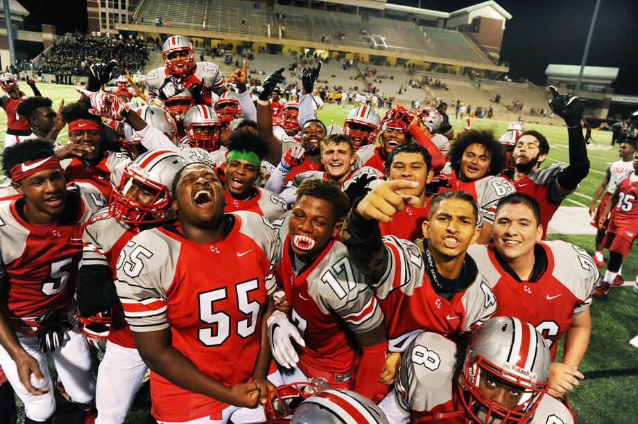 Football Cypress Lakes Makes History With 31 14 Win Against Cypress Falls Houston Chronicle