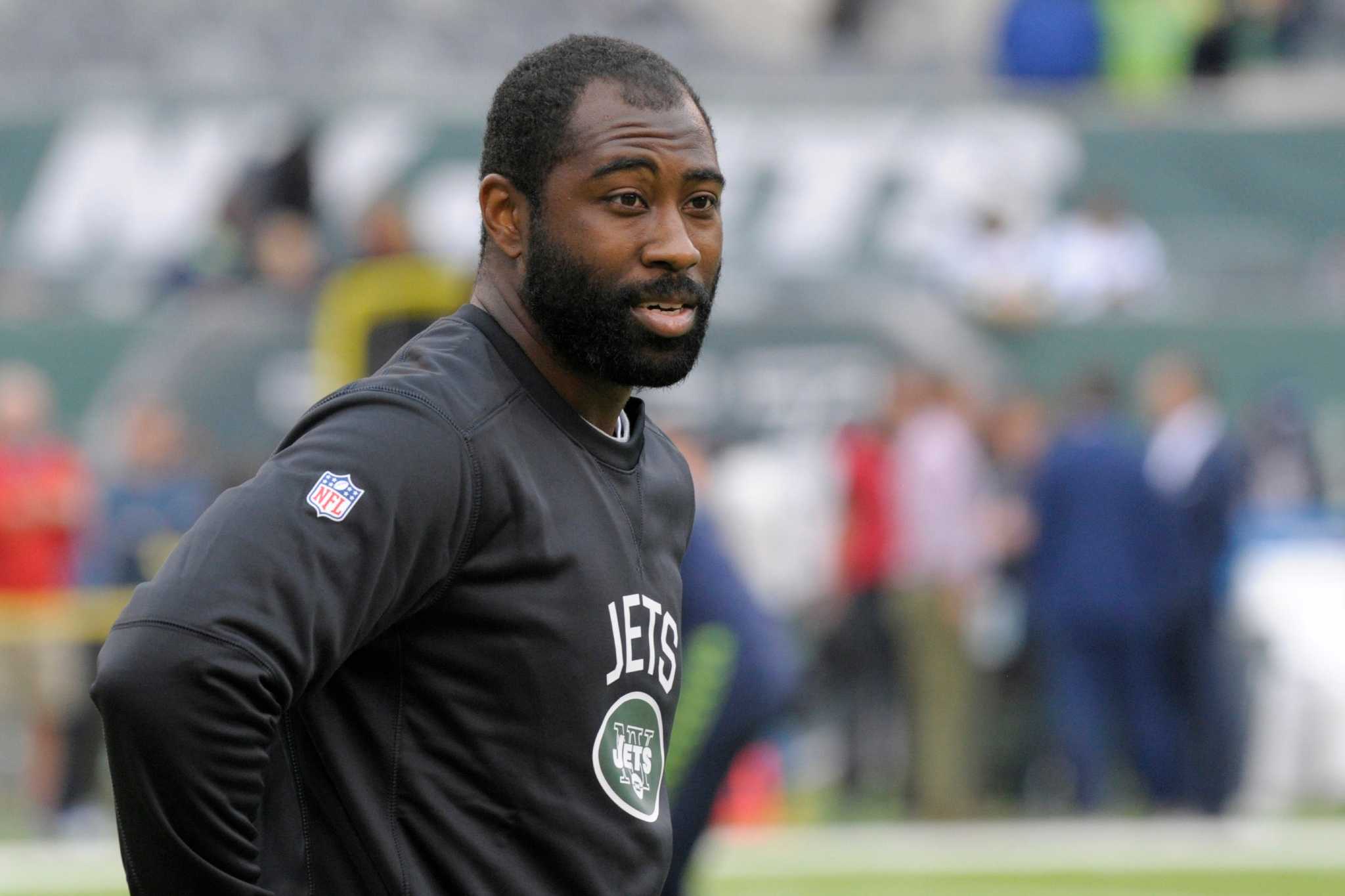 Jets' Revis doubtful, Decker out