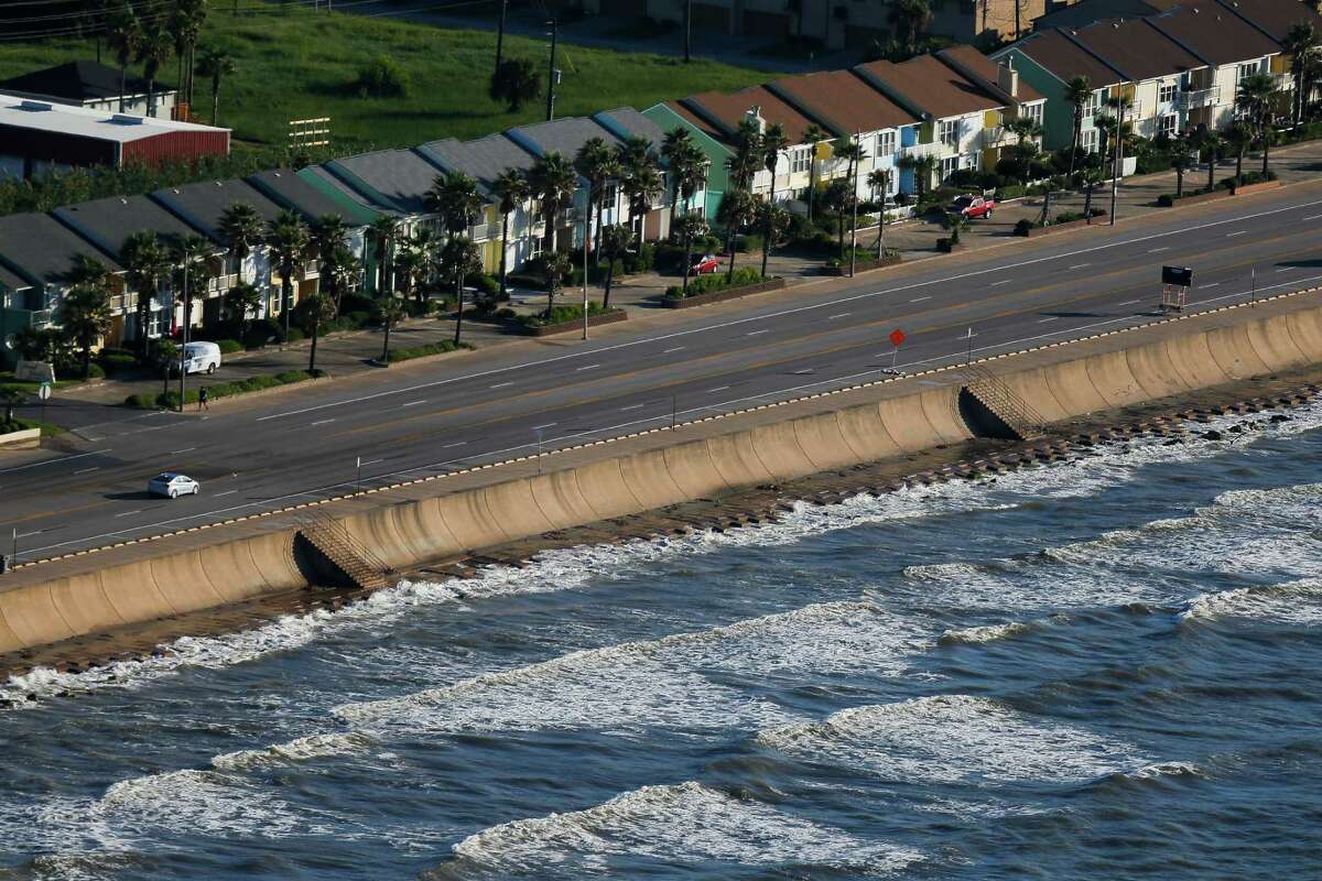 Galveston reduces Seawall speed limit to 35 mph