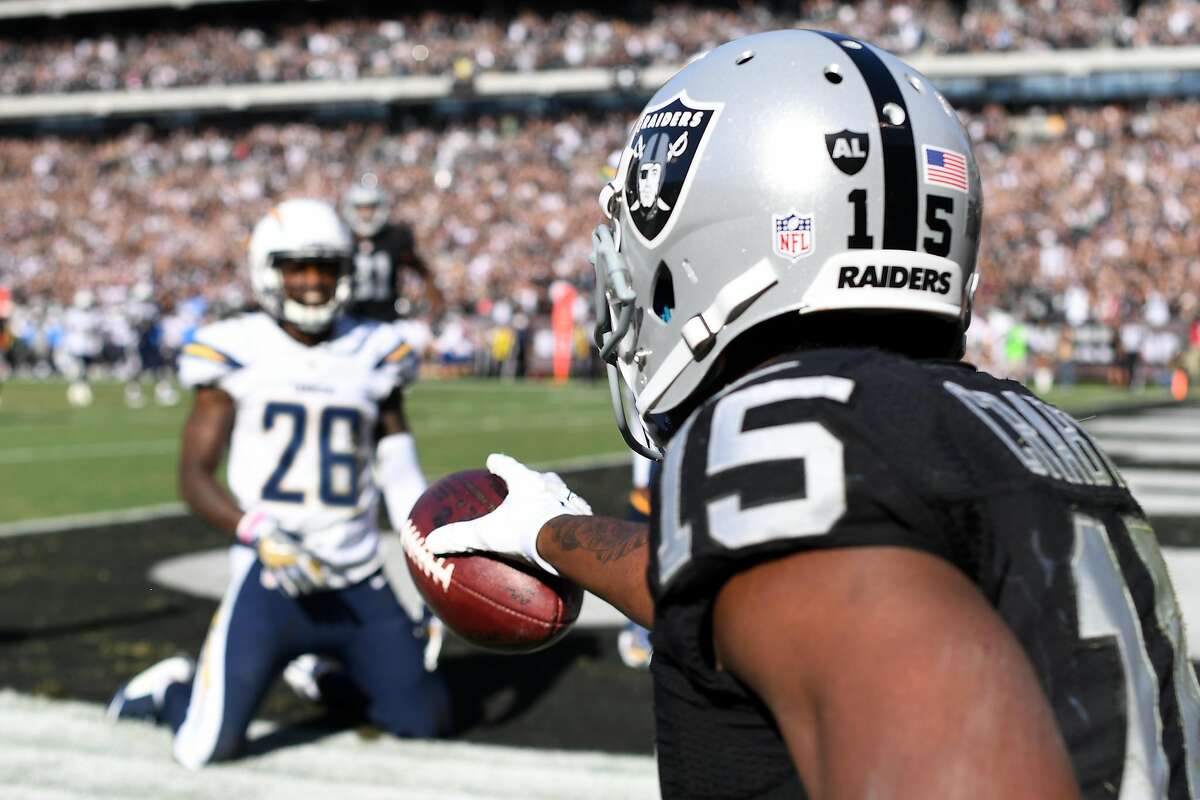 Raiders' Perry Riley signs Tuesday, has most tackles Sunday.