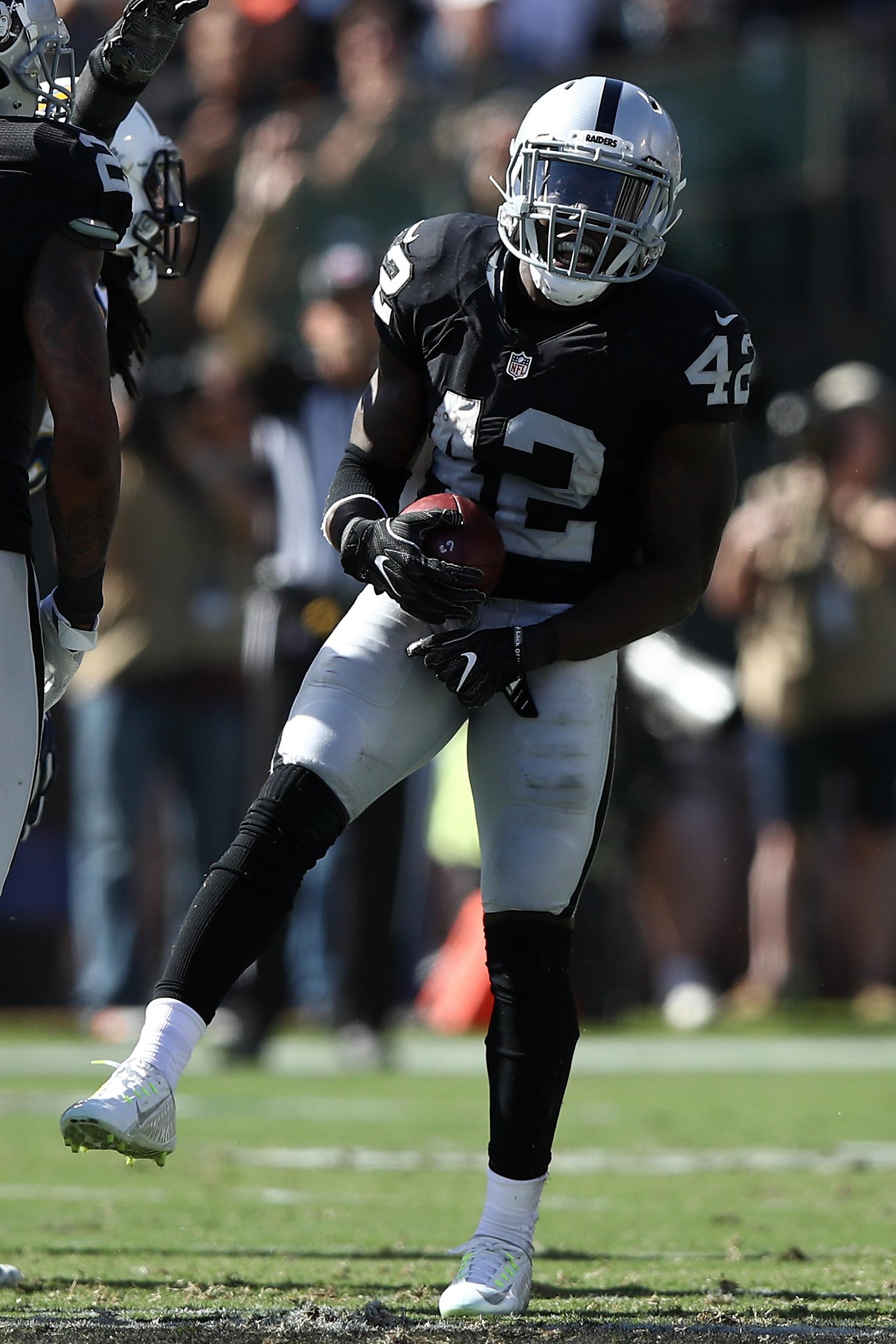 Raiders Bring Back S Karl Joseph