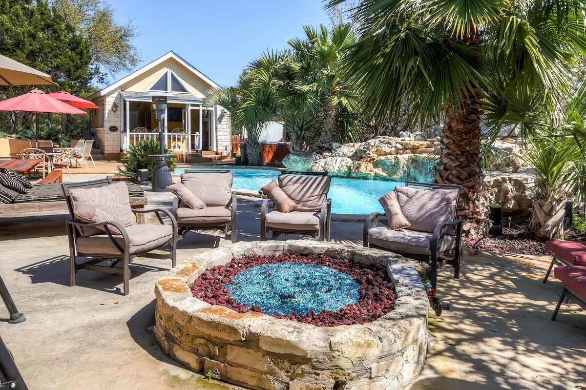 13 Texas cabins to stay in on your fall trips