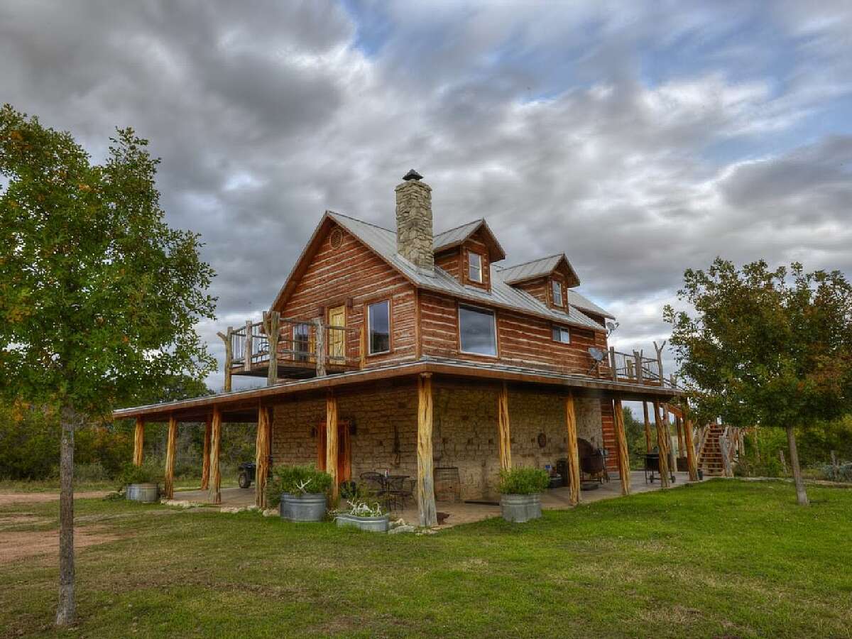 13 Texas cabins to stay in on your fall trips
