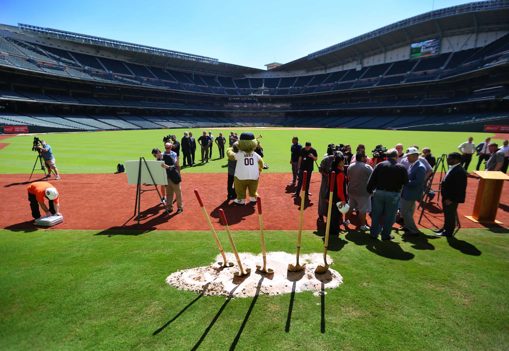 Losing Steam? Astros Consider Removing Train, Tal's Hill From