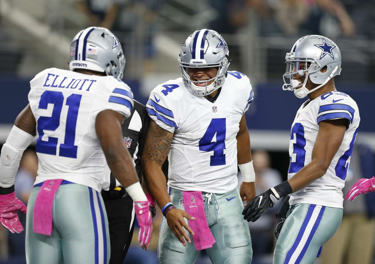 Did Ezekiel Elliott and Dak Prescott just get matching Cowboys-themed bling  for Christmas?