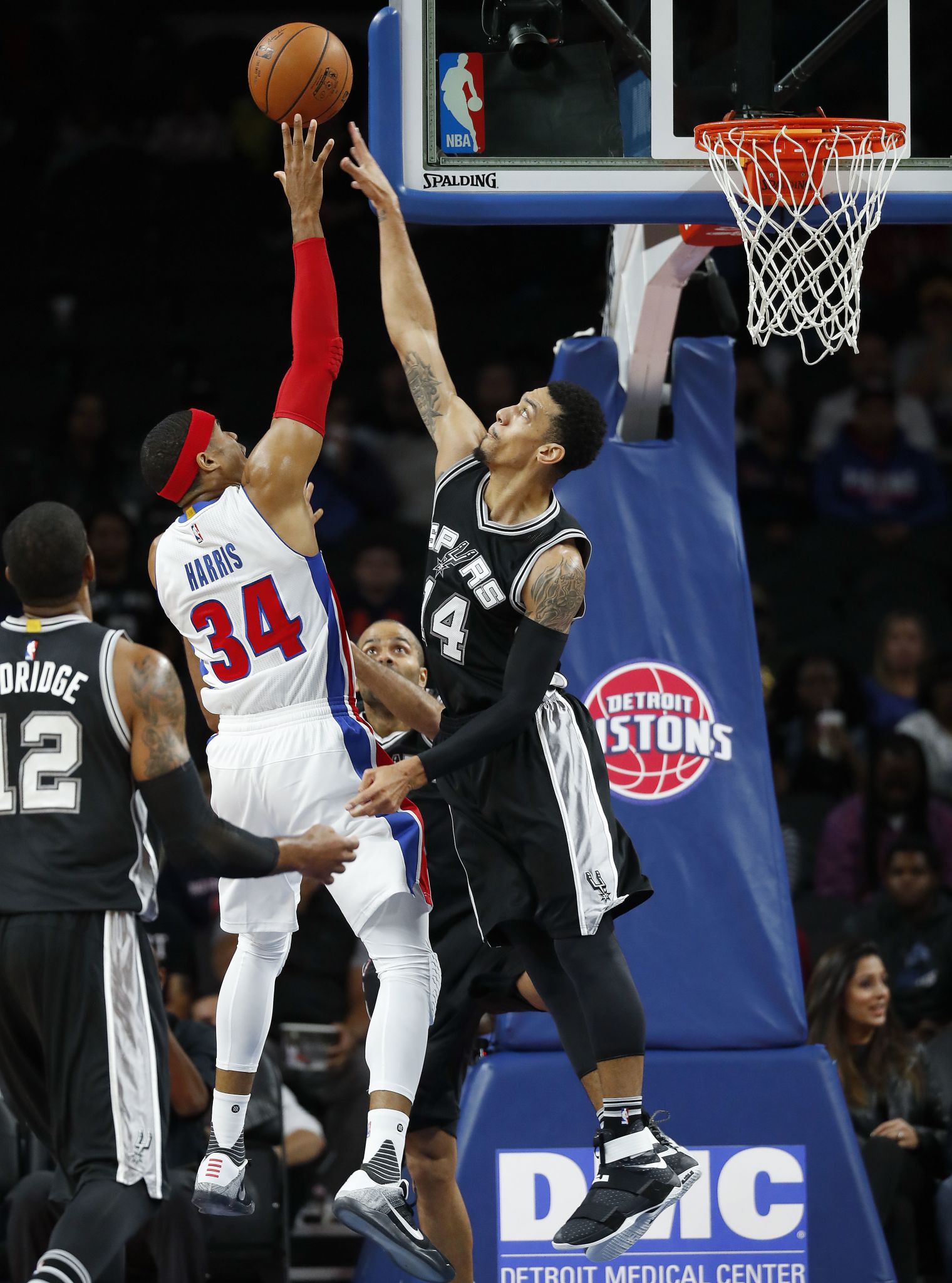 Tobias Harris with a dunk vs the San Antonio Spurs