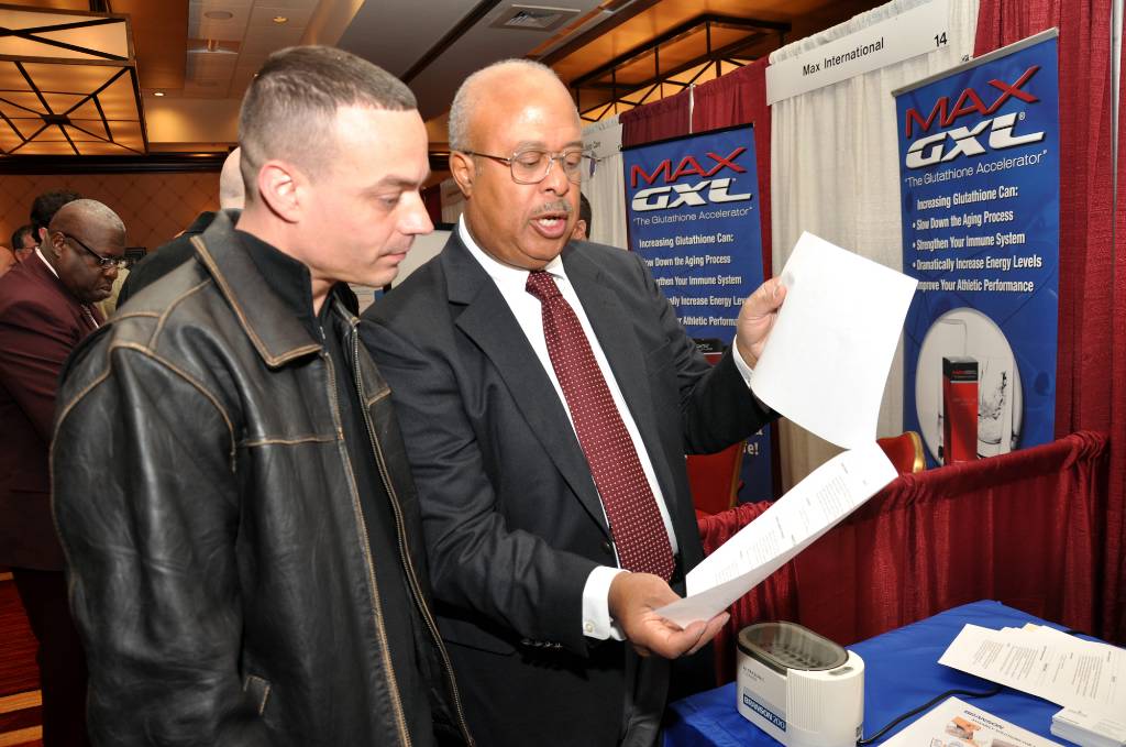 1,000 turn out for job fair