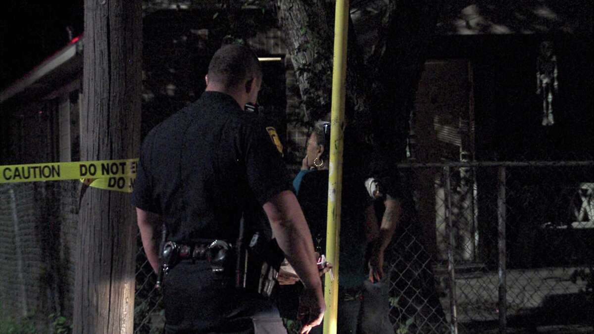 Police Woman shot in leg on the West Side following argument, suspect