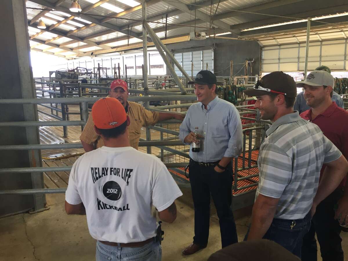 Sen. Ted Cruz praises Texas farmers, ranchers while touring Friona