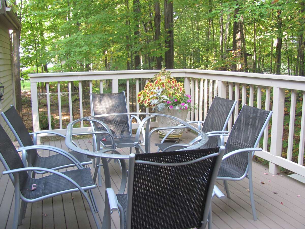 House Hunting Attentiongetter at 2388 N. Deer Valley in Larkin Township