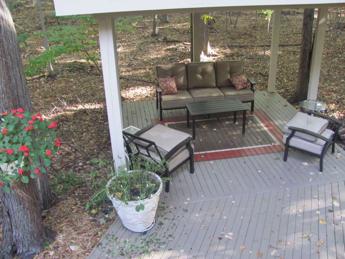 House Hunting Attentiongetter at 2388 N. Deer Valley in Larkin Township