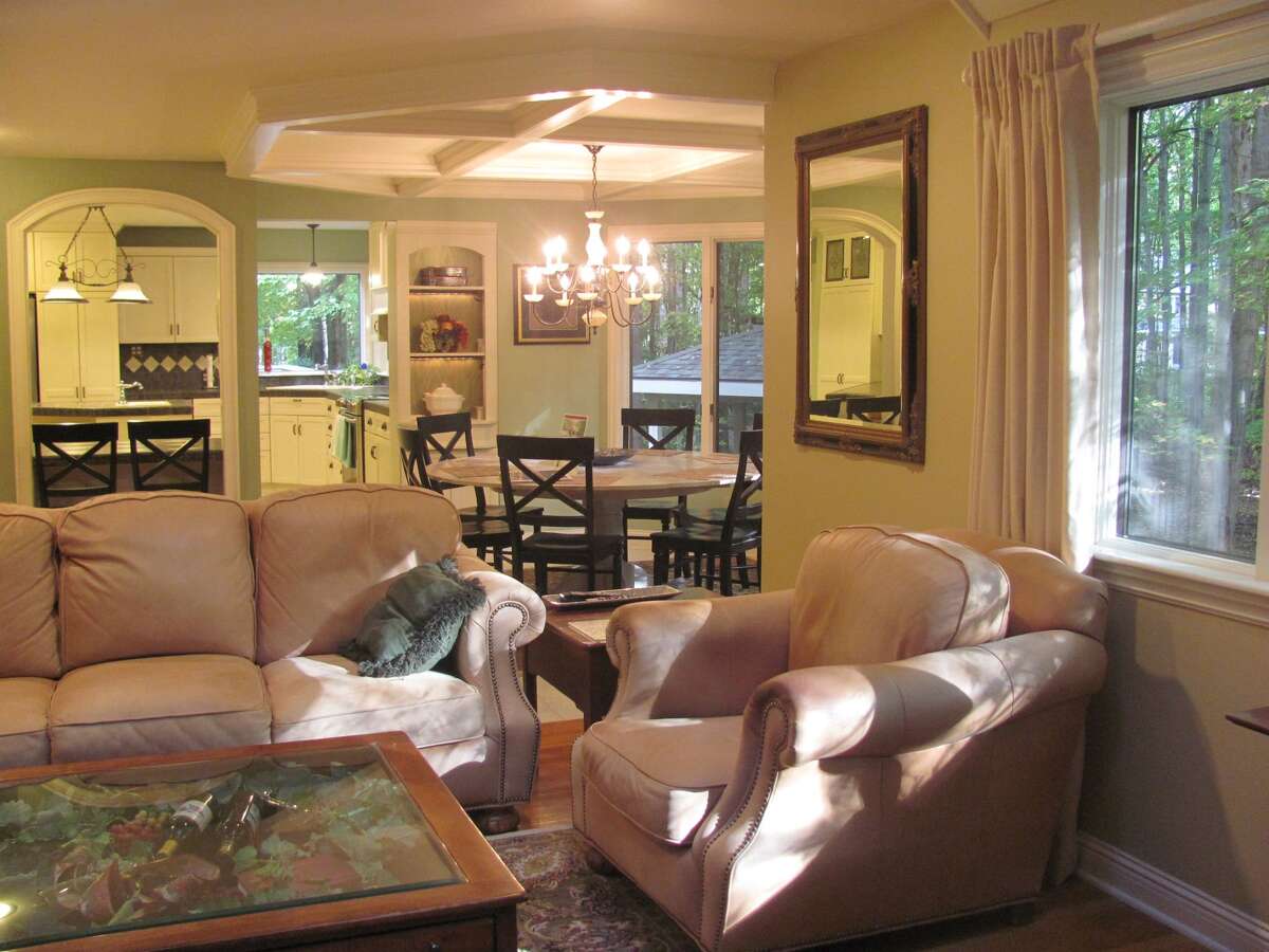 House Hunting Attentiongetter at 2388 N. Deer Valley in Larkin Township