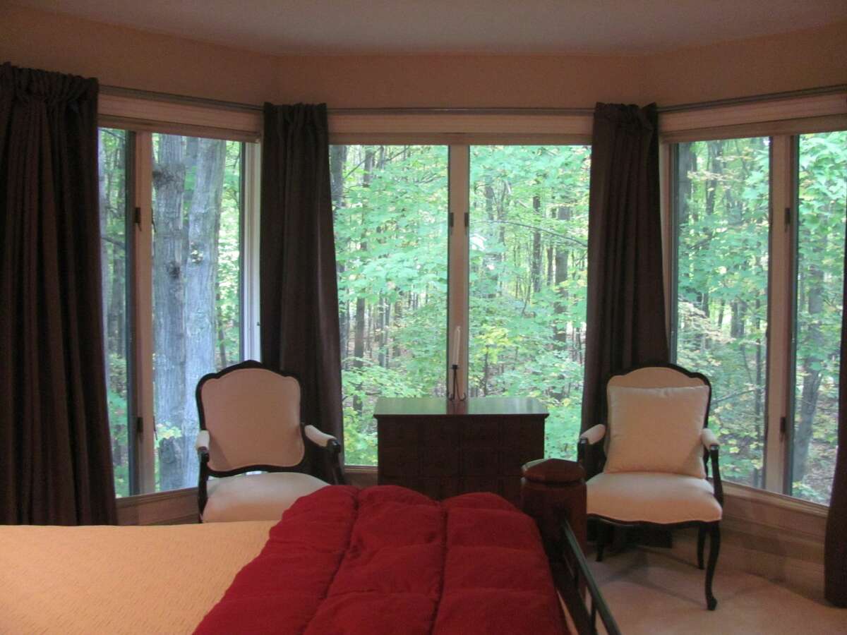 House Hunting Attentiongetter at 2388 N. Deer Valley in Larkin Township